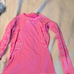 Lulu lemon long sleeve workout top